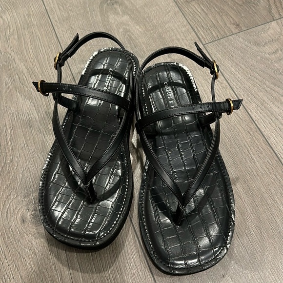 Charles & Keith - Strappy Flatform Thong Sandals size 8 - Picture 5 of 8